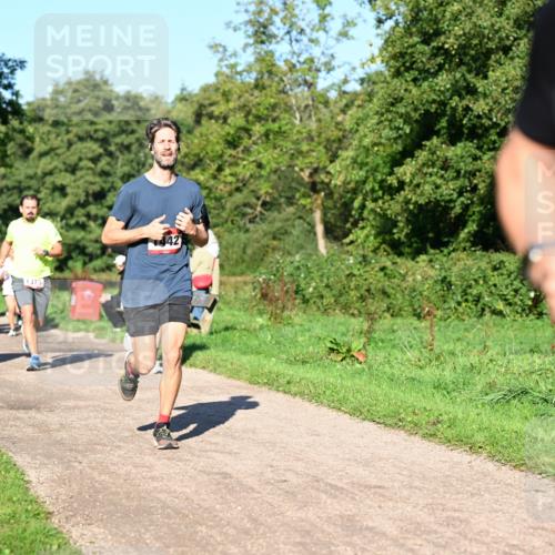 27.09.2026 - 34. Volkslauf durch das schöne Alstertal Dr. Thomas Lammeyer http://msf.ph/oto/10561413 27.09.2026 10:04:39 Laufen 1473, 1475, 442 meine-sportfotos.de