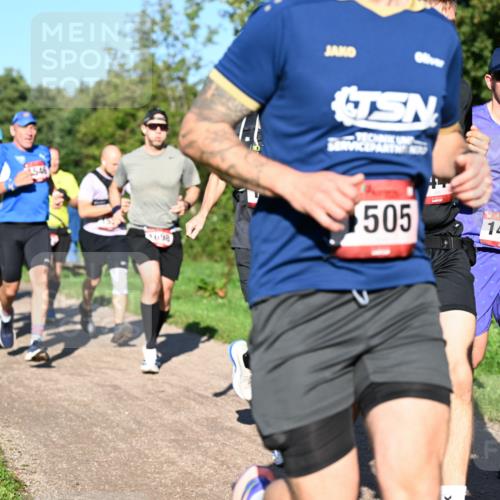 27.09.2026 - 35. Volkslauf durch das schöne Alstertal Dr. Thomas Lammeyer http://msf.ph/oto/10561463 27.09.2026 10:04:47 Laufen 546, 505, 1433, 1698 meine-sportfotos.de