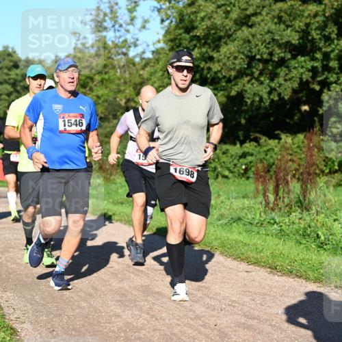 27.09.2026 - 35. Volkslauf durch das schöne Alstertal Dr. Thomas Lammeyer http://msf.ph/oto/10561469 27.09.2026 10:04:48 Laufen 71, 71, 1546, 15, 1698 meine-sportfotos.de