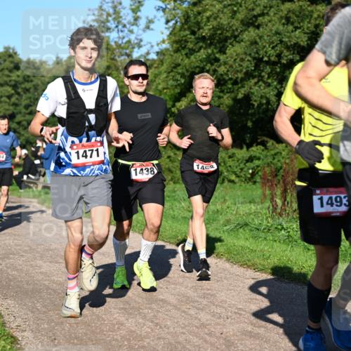 27.09.2026 - 35. Volkslauf durch das schöne Alstertal Dr. Thomas Lammeyer http://msf.ph/oto/10561483 27.09.2026 10:04:50 Laufen 1484, 1008, 1434, 1471, 1438, 1462, 1493 meine-sportfotos.de