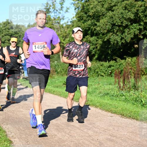 27.09.2026 - 35. Volkslauf durch das schöne Alstertal Dr. Thomas Lammeyer http://msf.ph/oto/10561551 27.09.2026 10:05:03 Laufen 1487, 1009, 1456, 1427 meine-sportfotos.de