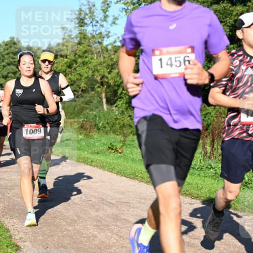 27.09.2026 - 35. Volkslauf durch das schöne Alstertal Dr. Thomas Lammeyer http://msf.ph/oto/10561555 27.09.2026 10:05:04 Laufen 1013, 1487, 1015, 1009, 1456, 1427 meine-sportfotos.de