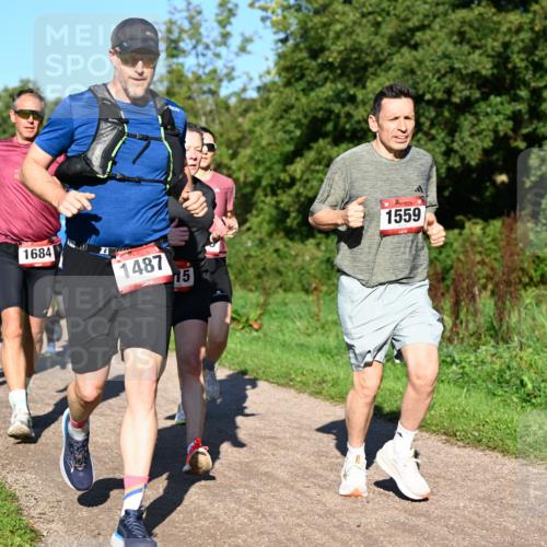 27.09.2026 - 35. Volkslauf durch das schöne Alstertal Dr. Thomas Lammeyer http://msf.ph/oto/10561572 27.09.2026 10:05:07 Laufen 1013, 1684, 1487, 15, 1559 meine-sportfotos.de
