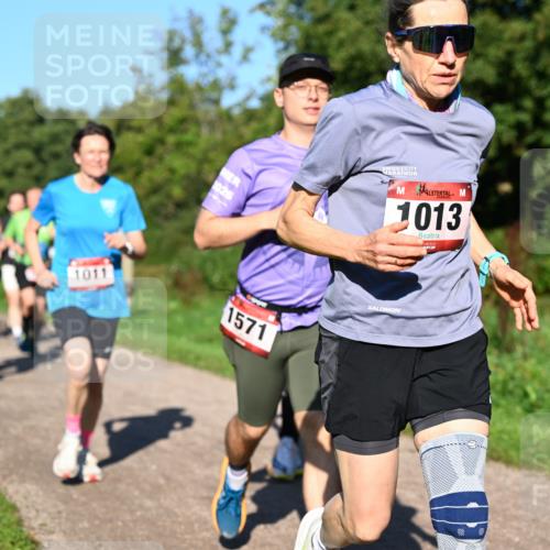 27.09.2026 - 35. Volkslauf durch das schöne Alstertal Dr. Thomas Lammeyer http://msf.ph/oto/10561590 27.09.2026 10:05:09 Laufen 1026, 1011, 1571, 1013 meine-sportfotos.de