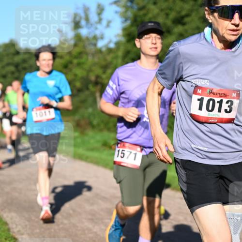 27.09.2026 - 35. Volkslauf durch das schöne Alstertal Dr. Thomas Lammeyer http://msf.ph/oto/10561591 27.09.2026 10:05:09 Laufen 1011, 1571, 1013 meine-sportfotos.de