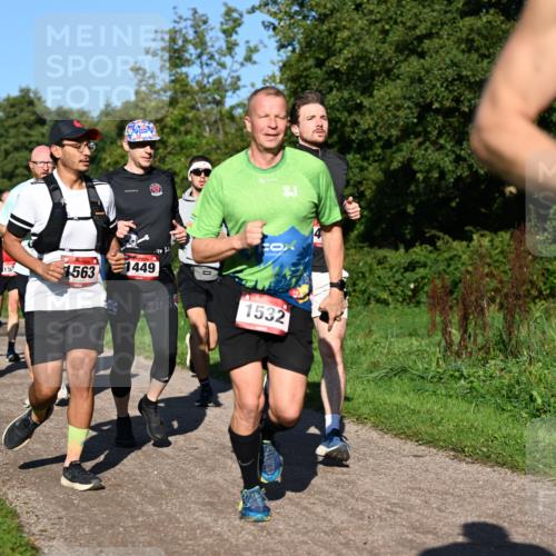 27.09.2026 - 35. Volkslauf durch das schöne Alstertal Dr. Thomas Lammeyer http://msf.ph/oto/10561609 27.09.2026 10:05:12 Laufen 1029, 1455, 152, 1563, 1449, 1532 meine-sportfotos.de