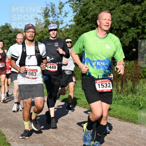 27.09.2026 - 35. Volkslauf durch das schöne Alstertal Dr. Thomas Lammeyer http://msf.ph/oto/10561612 27.09.2026 10:05:13 Laufen 1455, 35, 1563, 1449, 1532 meine-sportfotos.de