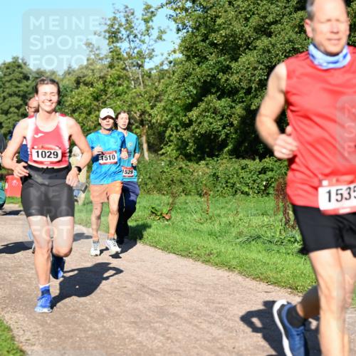 27.09.2026 - 35. Volkslauf durch das schöne Alstertal Dr. Thomas Lammeyer http://msf.ph/oto/10561627 27.09.2026 10:05:16 Laufen 1029, 1510, 166, 1529, 1535 meine-sportfotos.de