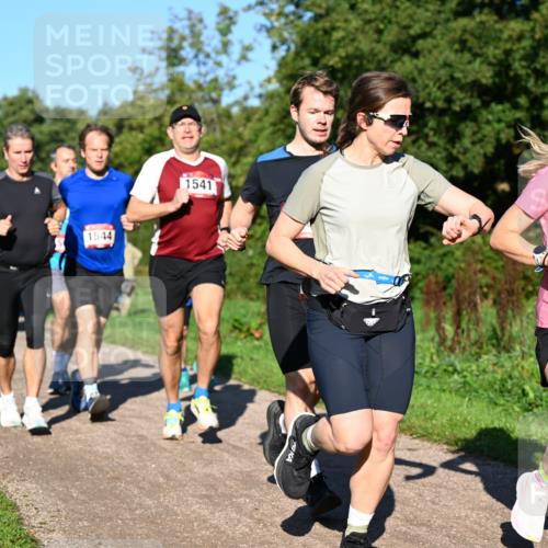 27.09.2026 - 35. Volkslauf durch das schöne Alstertal Dr. Thomas Lammeyer http://msf.ph/oto/10561655 27.09.2026 10:05:22 Laufen 1544, 1541, 1129 meine-sportfotos.de