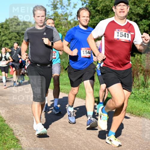 27.09.2026 - 35. Volkslauf durch das schöne Alstertal Dr. Thomas Lammeyer http://msf.ph/oto/10561656 27.09.2026 10:05:23 Laufen 03, 1544, 1541 meine-sportfotos.de