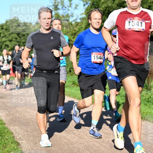 27.09.2026 - 35. Volkslauf durch das schöne Alstertal Dr. Thomas Lammeyer http://msf.ph/oto/10561657 27.09.2026 10:05:23 Laufen 1544, 1541 meine-sportfotos.de