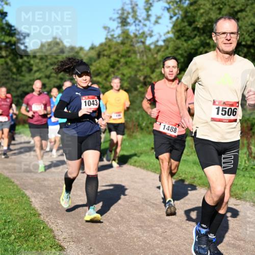 27.09.2026 - 35. Volkslauf durch das schöne Alstertal Dr. Thomas Lammeyer http://msf.ph/oto/10561761 27.09.2026 10:05:44 Laufen 1043, 1488, 1506 meine-sportfotos.de