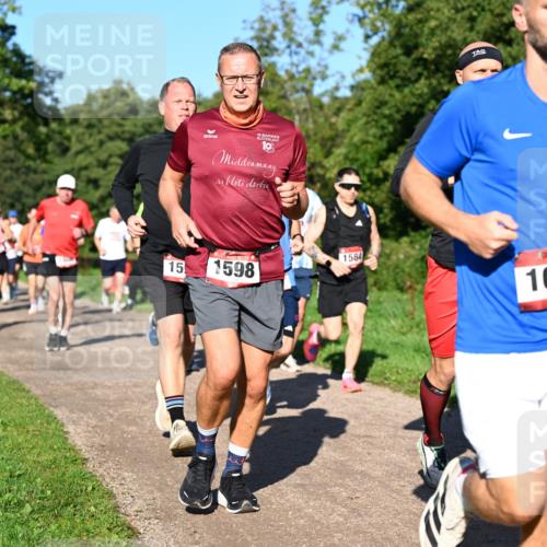 27.09.2026 - 35. Volkslauf durch das schöne Alstertal Dr. Thomas Lammeyer http://msf.ph/oto/10561790 27.09.2026 10:05:49 Laufen 10, 1584, 15, 1598, 1677, 52 meine-sportfotos.de