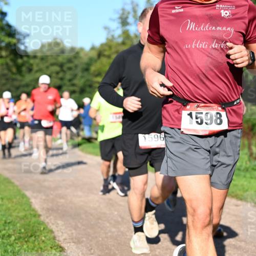 27.09.2026 - 35. Volkslauf durch das schöne Alstertal Dr. Thomas Lammeyer http://msf.ph/oto/10561795 27.09.2026 10:05:50 Laufen 30, 1596, 1598 meine-sportfotos.de