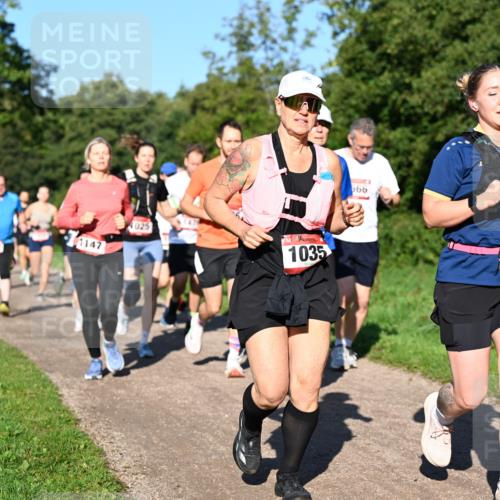 27.09.2026 - 35. Volkslauf durch das schöne Alstertal Dr. Thomas Lammeyer http://msf.ph/oto/10561825 27.09.2026 10:05:54 Laufen 1147, 025, 1035, 666, 103 meine-sportfotos.de