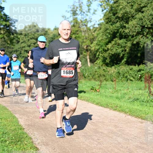 27.09.2026 - 35. Volkslauf durch das schöne Alstertal Dr. Thomas Lammeyer http://msf.ph/oto/10561886 27.09.2026 10:06:04 Laufen 49, 1525, 10, 1685 meine-sportfotos.de