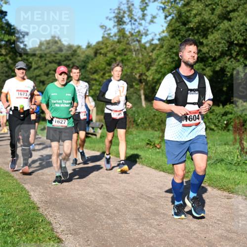 27.09.2026 - 35. Volkslauf durch das schöne Alstertal Dr. Thomas Lammeyer http://msf.ph/oto/10561923 27.09.2026 10:06:11 Laufen 1673, 1627, 4, 1595, 1604 meine-sportfotos.de