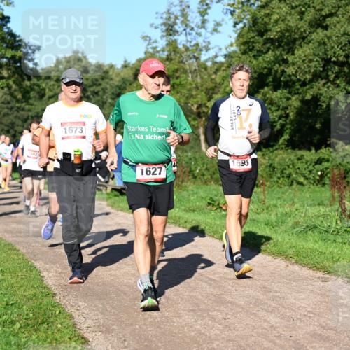 27.09.2026 - 35. Volkslauf durch das schöne Alstertal Dr. Thomas Lammeyer http://msf.ph/oto/10561931 27.09.2026 10:06:12 Laufen 1040, 1602, 1673, 1595, 1627 meine-sportfotos.de