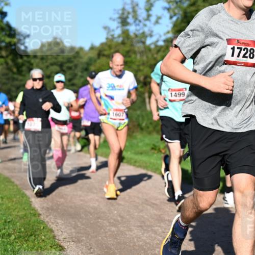 27.09.2026 - 35. Volkslauf durch das schöne Alstertal Dr. Thomas Lammeyer http://msf.ph/oto/10561986 27.09.2026 10:06:21 Laufen 107, 1607, 1499, 1728 meine-sportfotos.de