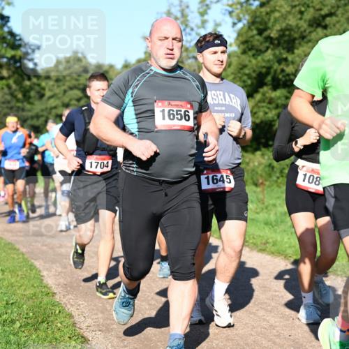 27.09.2026 - 35. Volkslauf durch das schöne Alstertal Dr. Thomas Lammeyer http://msf.ph/oto/10562032 27.09.2026 10:06:31 Laufen 1656, 018, 1704, 1645, 108, 1614 meine-sportfotos.de