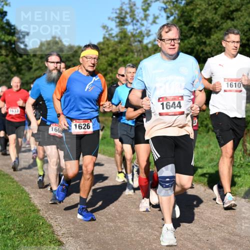 27.09.2026 - 35. Volkslauf durch das schöne Alstertal Dr. Thomas Lammeyer http://msf.ph/oto/10562055 27.09.2026 10:06:34 Laufen 1633, 1608, 1626, 1644, 1610, 3, 1628 meine-sportfotos.de