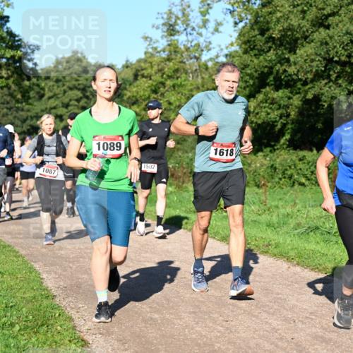 27.09.2026 - 35. Volkslauf durch das schöne Alstertal Dr. Thomas Lammeyer http://msf.ph/oto/10562087 27.09.2026 10:06:42 Laufen 1737, 1087, 1089, 1502, 1618, 1072 meine-sportfotos.de