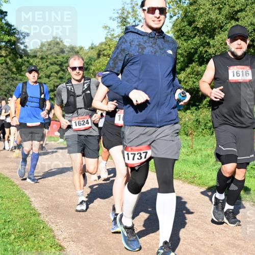 27.09.2026 - 35. Volkslauf durch das schöne Alstertal Dr. Thomas Lammeyer http://msf.ph/oto/10562113 27.09.2026 10:06:47 Laufen 1624, 1737, 1616 meine-sportfotos.de