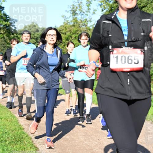 27.09.2026 - 35. Volkslauf durch das schöne Alstertal Dr. Thomas Lammeyer http://msf.ph/oto/10562164 27.09.2026 10:06:55 Laufen 104, 16, 971, 1042, 1065 meine-sportfotos.de