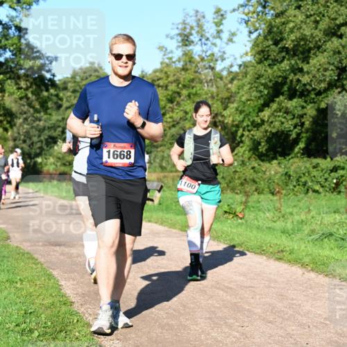 27.09.2026 - 35. Volkslauf durch das schöne Alstertal Dr. Thomas Lammeyer http://msf.ph/oto/10562314 27.09.2026 10:07:34 Laufen 1668, 1100 meine-sportfotos.de