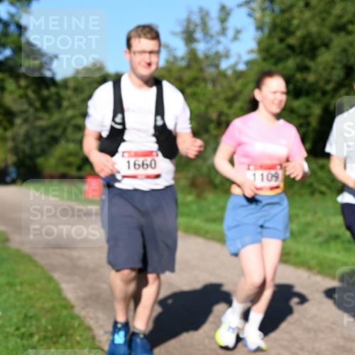 27.09.2026 - 35. Volkslauf durch das schöne Alstertal Dr. Thomas Lammeyer http://msf.ph/oto/10562473 27.09.2026 10:08:23 Laufen 1660, 1109, 1110 meine-sportfotos.de