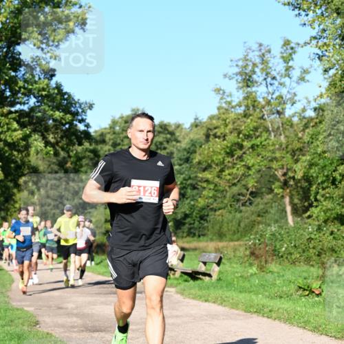 27.09.2026 - 35. Volkslauf durch das schöne Alstertal Dr. Thomas Lammeyer http://msf.ph/oto/10562586 27.09.2026 10:24:10 Laufen 126 meine-sportfotos.de