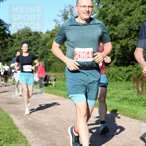27.09.2026 - 35. Volkslauf durch das schöne Alstertal Dr. Thomas Lammeyer http://msf.ph/oto/10562887 27.09.2026 10:25:12 Laufen 2964, 2417 meine-sportfotos.de