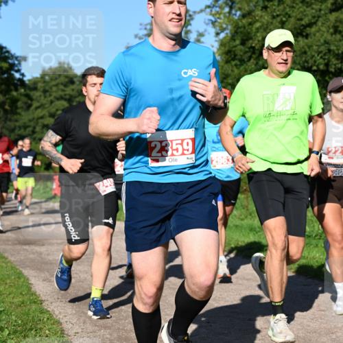 27.09.2026 - 35. Volkslauf durch das schöne Alstertal Dr. Thomas Lammeyer http://msf.ph/oto/10562917 27.09.2026 10:25:20 Laufen 240, 2359, 2212 meine-sportfotos.de