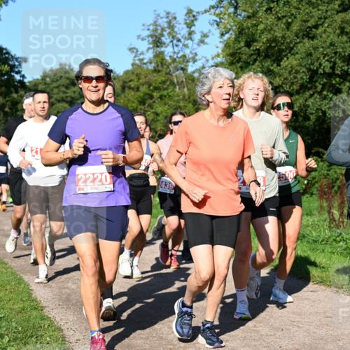 27.09.2026 - 35. Volkslauf durch das schöne Alstertal Dr. Thomas Lammeyer http://msf.ph/oto/10562994 27.09.2026 10:25:35 Laufen 067, 2220, 2439, 500, 2501 meine-sportfotos.de