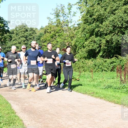 27.09.2026 - 35. Volkslauf durch das schöne Alstertal Dr. Thomas Lammeyer http://msf.ph/oto/10563025 27.09.2026 10:25:40 Laufen 2299, 2300, 2010 meine-sportfotos.de