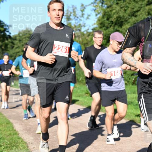 27.09.2026 - 35. Volkslauf durch das schöne Alstertal Dr. Thomas Lammeyer http://msf.ph/oto/10563293 27.09.2026 10:26:28 Laufen 2261, 6, 168, 2212 meine-sportfotos.de