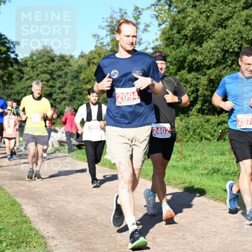 27.09.2026 - 35. Volkslauf durch das schöne Alstertal Dr. Thomas Lammeyer http://msf.ph/oto/10563325 27.09.2026 10:26:33 Laufen 2956, 2094, 2402, 2074 meine-sportfotos.de