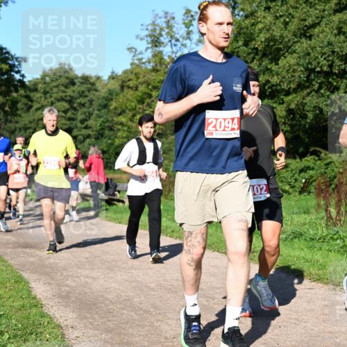 27.09.2026 - 35. Volkslauf durch das schöne Alstertal Dr. Thomas Lammeyer http://msf.ph/oto/10563327 27.09.2026 10:26:33 Laufen 956, 2094, 02, 2074 meine-sportfotos.de