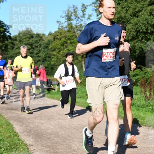 27.09.2026 - 35. Volkslauf durch das schöne Alstertal Dr. Thomas Lammeyer http://msf.ph/oto/10563328 27.09.2026 10:26:33 Laufen 2956, 2094, 402, 1207 meine-sportfotos.de