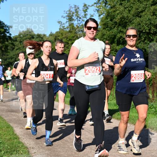 27.09.2026 - 35. Volkslauf durch das schöne Alstertal Dr. Thomas Lammeyer http://msf.ph/oto/10563403 27.09.2026 10:26:46 Laufen 2041, 237, 2092, 2088 meine-sportfotos.de