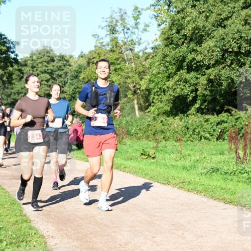 27.09.2026 - 35. Volkslauf durch das schöne Alstertal Dr. Thomas Lammeyer http://msf.ph/oto/10563475 27.09.2026 10:26:58 Laufen 2343, 2344 meine-sportfotos.de