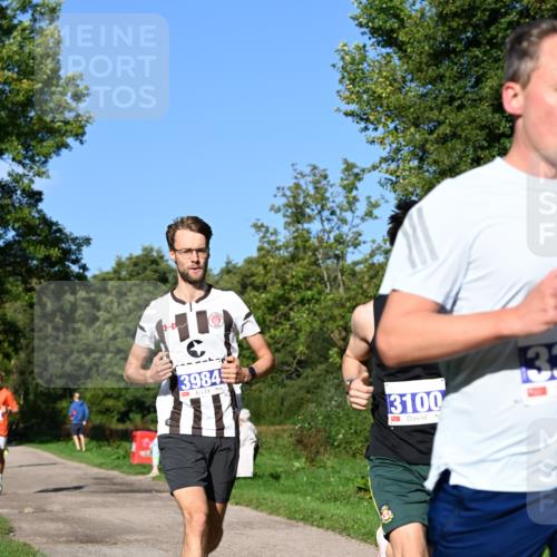 27.09.2026 - 35. Volkslauf durch das schöne Alstertal Dr. Thomas Lammeyer http://msf.ph/oto/10563940 27.09.2026 10:33:44 Laufen 3984, 3100, 3 meine-sportfotos.de