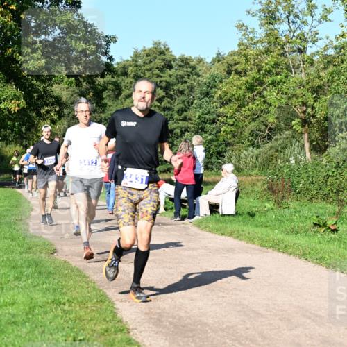 27.09.2026 - 35. Volkslauf durch das schöne Alstertal Dr. Thomas Lammeyer http://msf.ph/oto/10564041 27.09.2026 10:34:07 Laufen 3995, 3412, 3431 meine-sportfotos.de