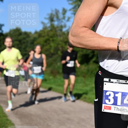 27.09.2026 - 35. Volkslauf durch das schöne Alstertal Dr. Thomas Lammeyer http://msf.ph/oto/10564123 27.09.2026 10:34:20 Laufen 3144 meine-sportfotos.de