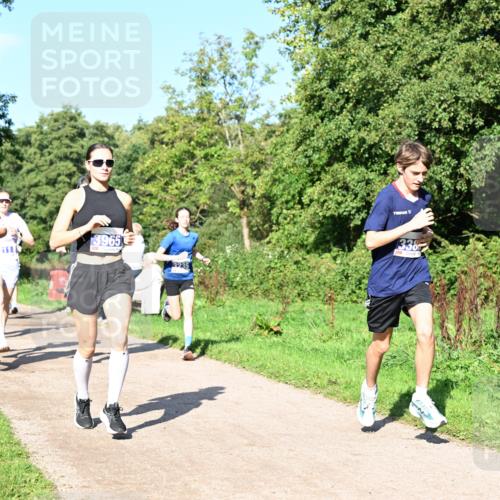 27.09.2026 - 35. Volkslauf durch das schöne Alstertal Dr. Thomas Lammeyer http://msf.ph/oto/10564159 27.09.2026 10:34:25 Laufen 3398, 3965, 3235, 122, 50 meine-sportfotos.de