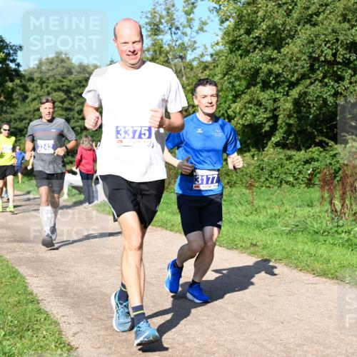 27.09.2026 - 35. Volkslauf durch das schöne Alstertal Dr. Thomas Lammeyer http://msf.ph/oto/10564241 27.09.2026 10:34:44 Laufen 3242, 3375, 3177 meine-sportfotos.de