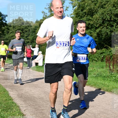 27.09.2026 - 35. Volkslauf durch das schöne Alstertal Dr. Thomas Lammeyer http://msf.ph/oto/10564243 27.09.2026 10:34:45 Laufen 3242, 3375, 3177 meine-sportfotos.de