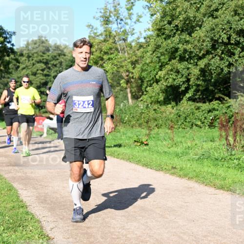 27.09.2026 - 35. Volkslauf durch das schöne Alstertal Dr. Thomas Lammeyer http://msf.ph/oto/10564249 27.09.2026 10:34:46 Laufen 3242 meine-sportfotos.de