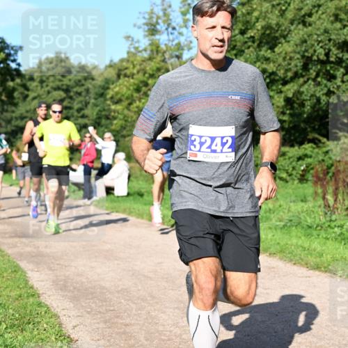 27.09.2026 - 35. Volkslauf durch das schöne Alstertal Dr. Thomas Lammeyer http://msf.ph/oto/10564254 27.09.2026 10:34:47 Laufen 3242 meine-sportfotos.de