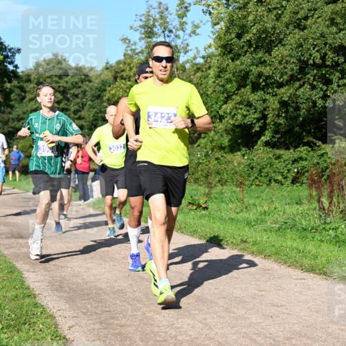 27.09.2026 - 35. Volkslauf durch das schöne Alstertal Dr. Thomas Lammeyer http://msf.ph/oto/10564268 27.09.2026 10:34:49 Laufen 3988, 3032, 3423 meine-sportfotos.de